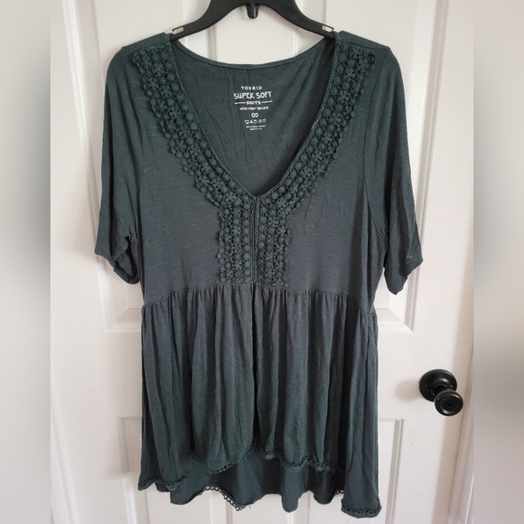 Torrid Women's Green Super Soft Crochet V-neck Babydoll Top Size M/L - Picture 2 of 6